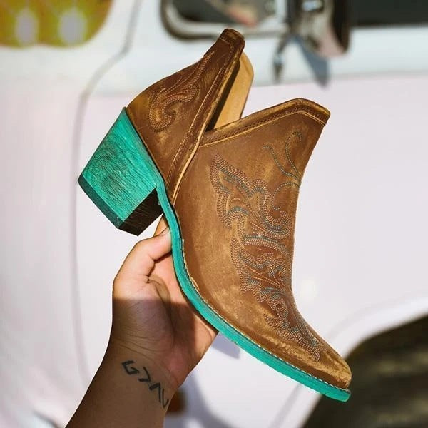 Women's Fashionable Embroidered Boots