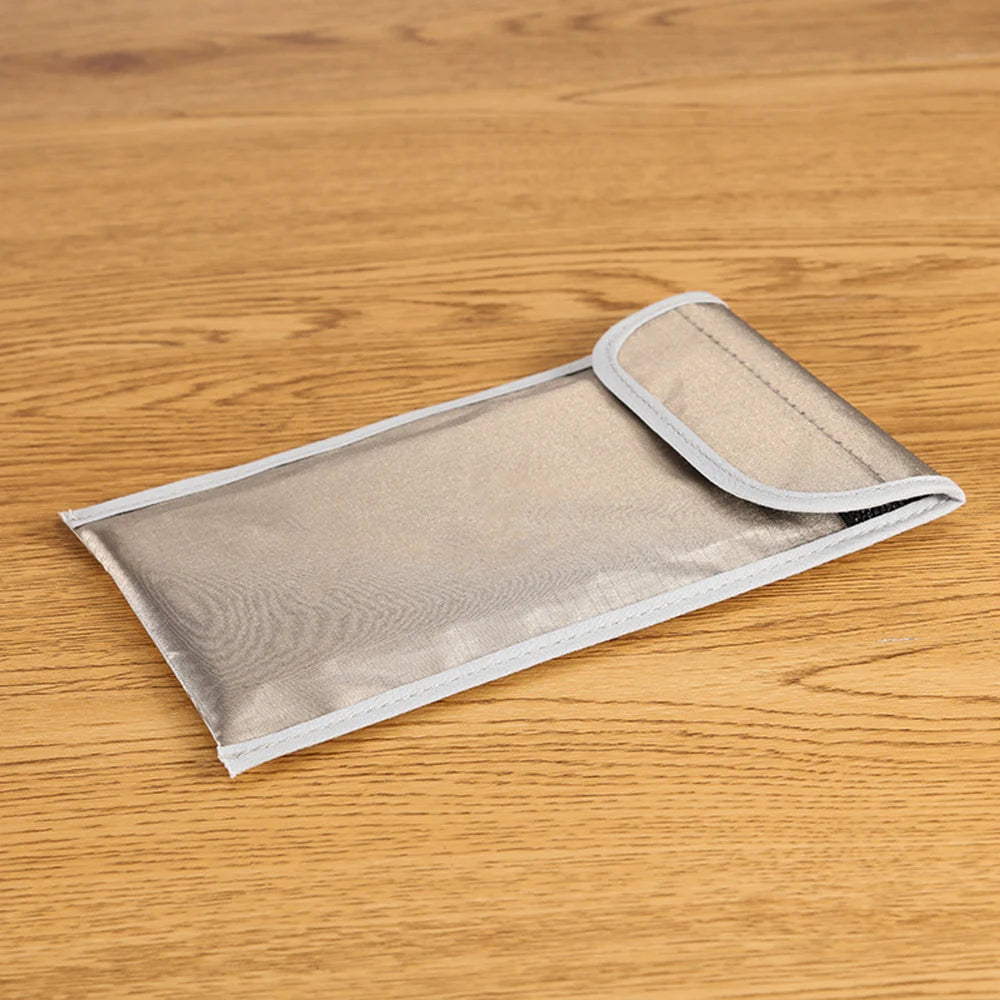 Portable Mobile Phone RF Signal Blocker Anti-Radiation Shield Case Bag Pouch IC Magnetic Card Prevent Degaussing Anti Tracking