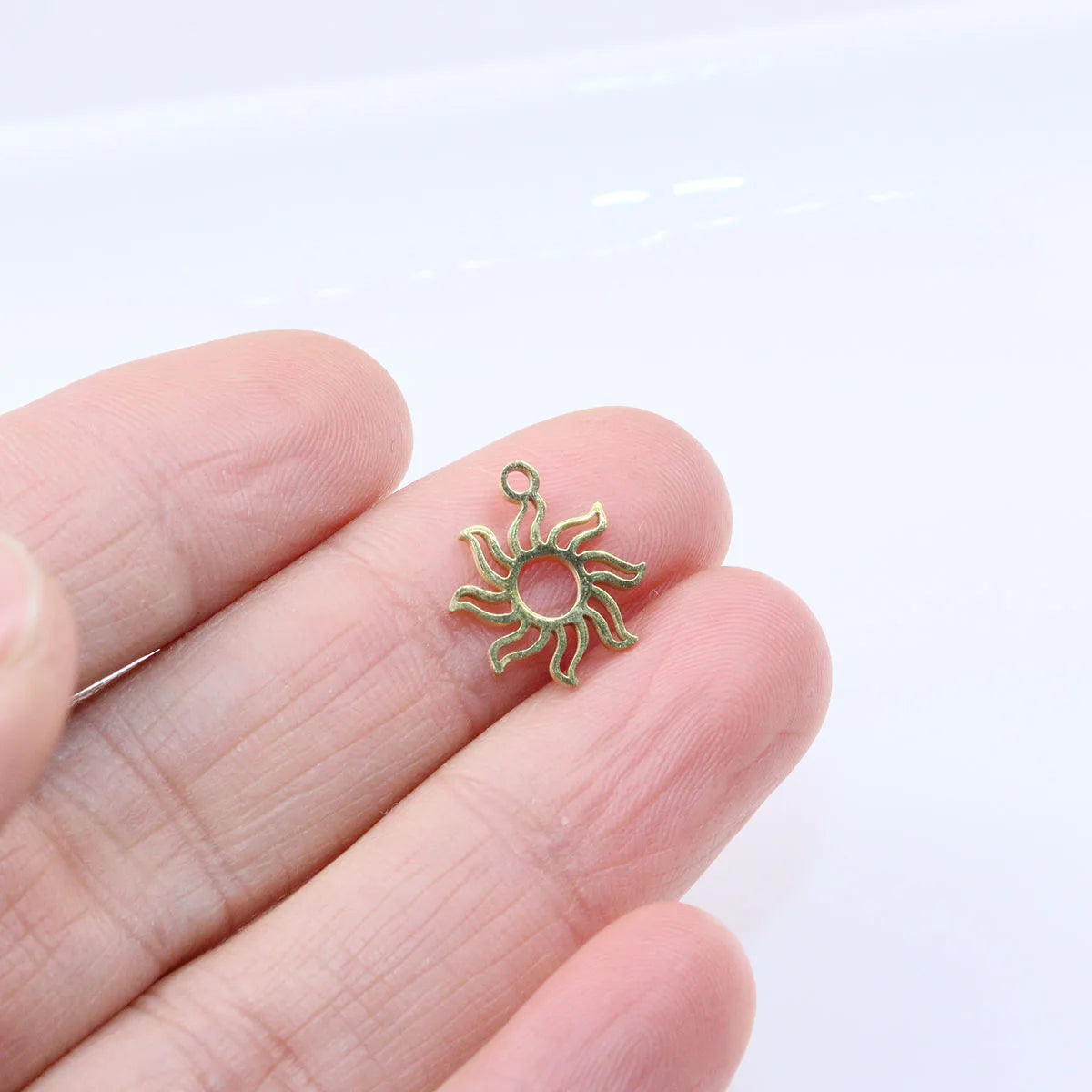 10pcs 12mm Wholesale Stainless Steel High Quality Mirro Polish Sun Women Charm Pendant DIY Necklace Bracelets Unfading Colorless