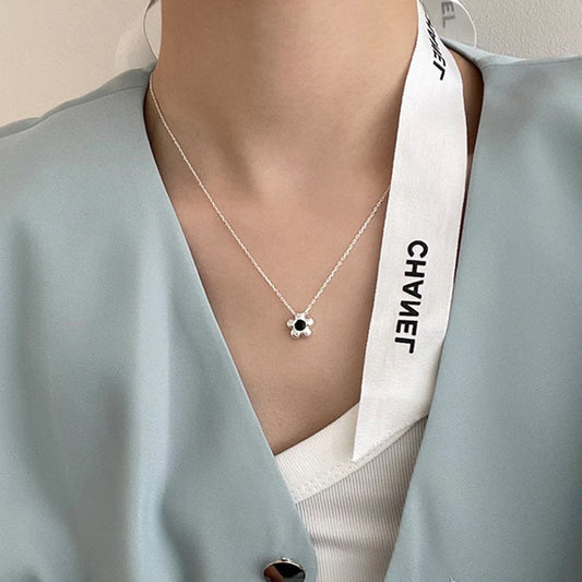 XIYANIKE Silver Color  New Fashion Flower Pendant Small And Exquisite Necklace Give Woman Sweet Romantic Girl Gift Popular