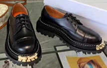 IOO Single Shoes 2025 Spring Winter Brand S Hundreds of Big Gold Teeth Tasseled Louboutins Mary Jane