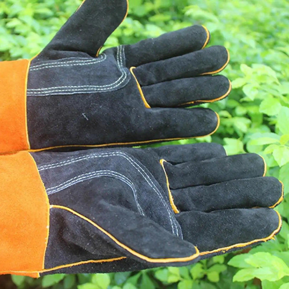 1 pair of BBQ Gloves kitchen  High Temperature Resistance Oven Mitts Fireproof Barbecue Heat Insulation Microwave Oven Gloves