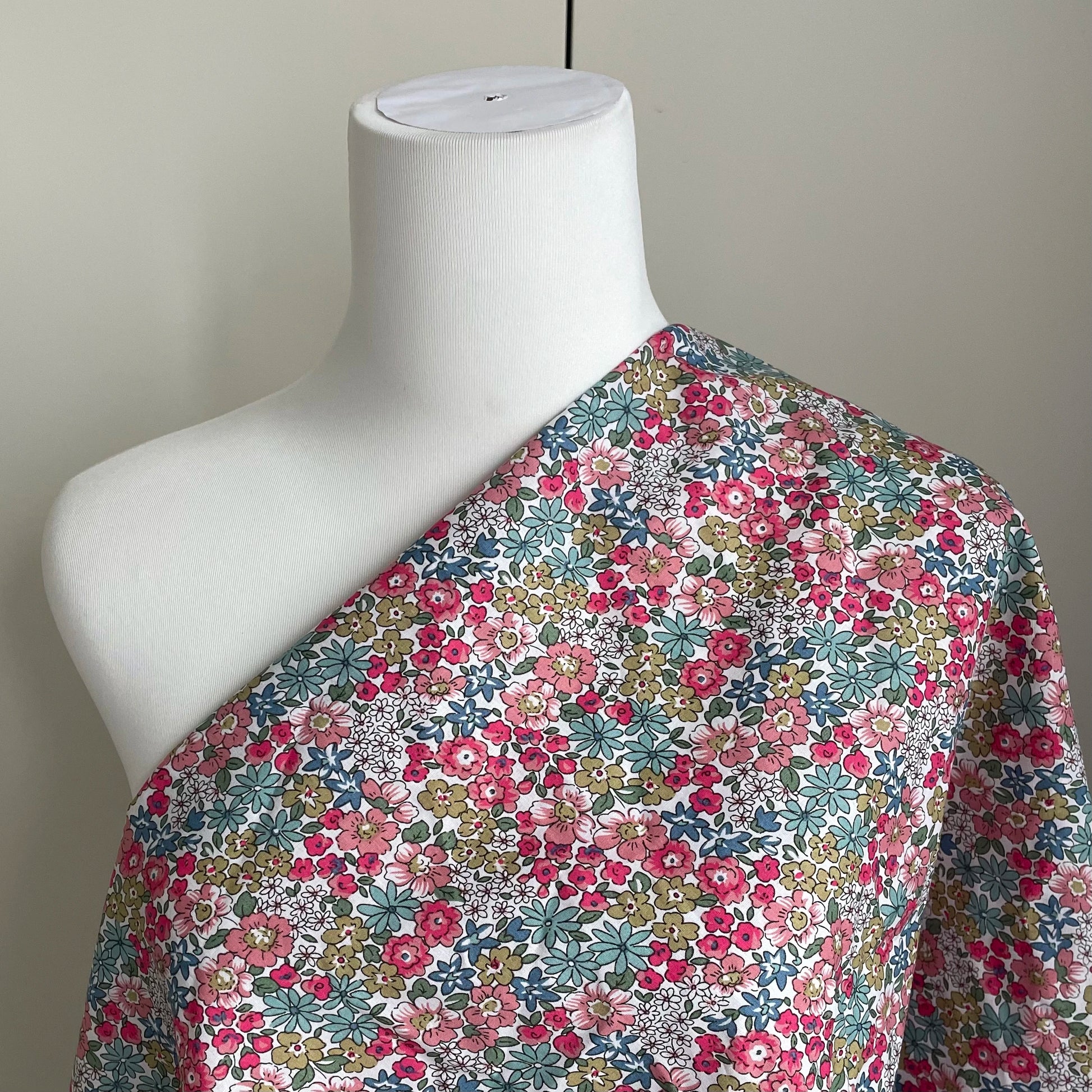 45993696329945|45993698033881|45993698066649|45993698099417|45993698132185|45993698164953|45993698197721