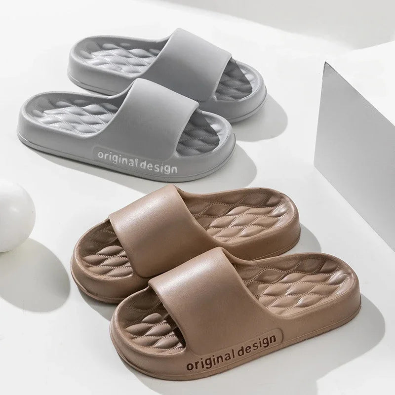 2024 New Men's Summer Slippers EVA Soft Soled Slippers Light Beach Shoes Indoor Outdoor Light Couple Slippers Designer Shoes Men