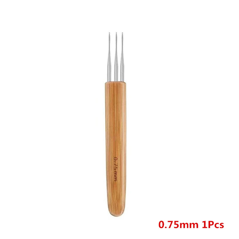 1Pc 0.5mm/0.75mm Dreadlock Crochet Hook Wood Crochet Needles Hair Dreadlocks Tool for Braid Craft