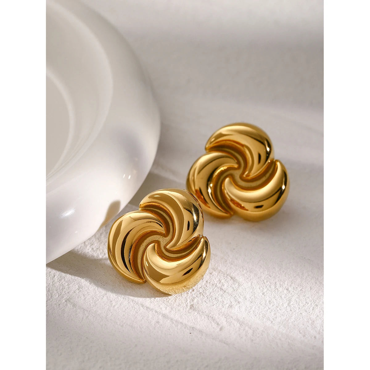 Youthway 18k Gold Plated Stainless Steel Metal Rotate The Half-moon Earrings Rust Proof Smooth Trendy Fashion Jewelry for Women