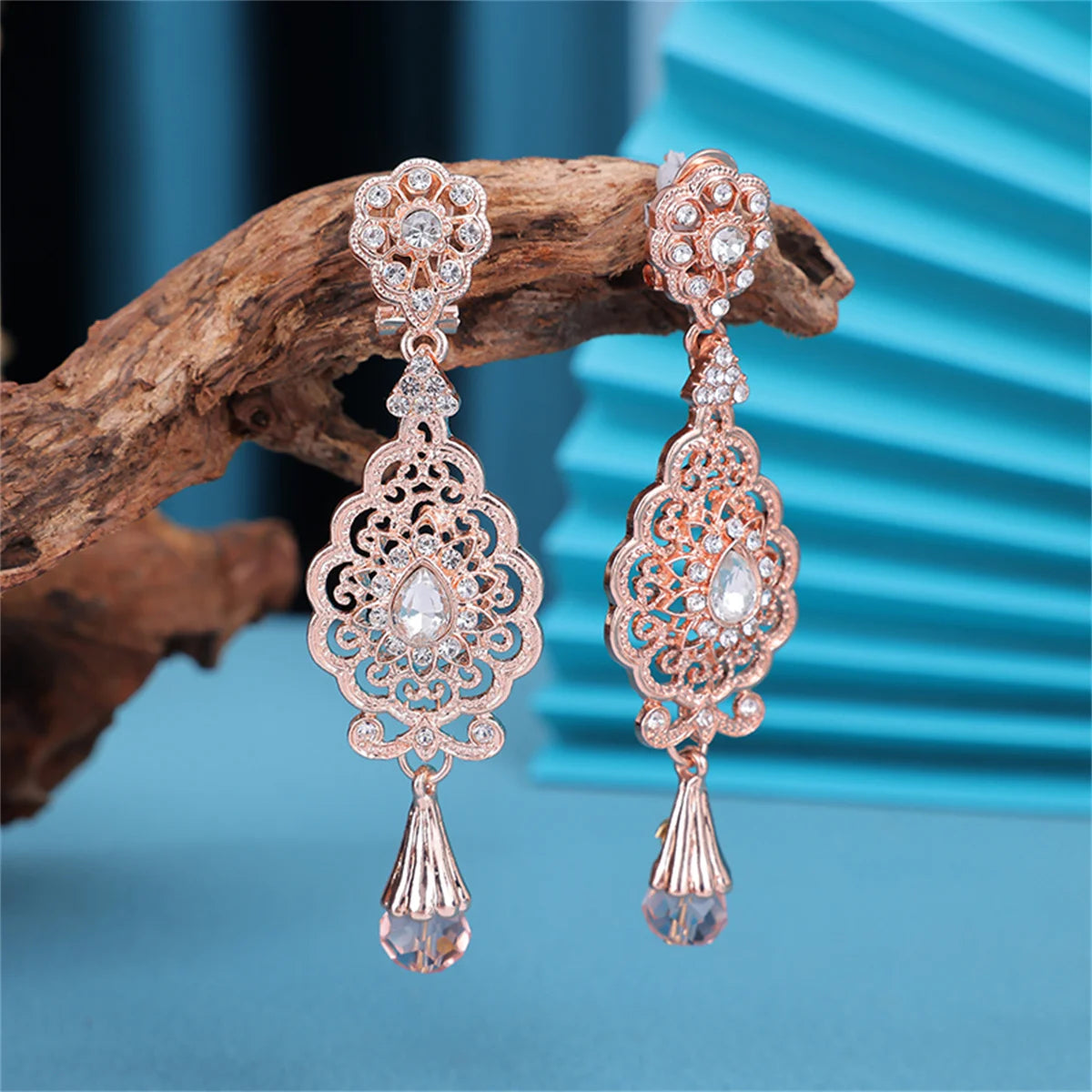 Light Luxury Set Drop Gemstone Cutout Design Earrings Moroccan Girls Gold-Plated Earrings Pendant Bride Wedding jewelry