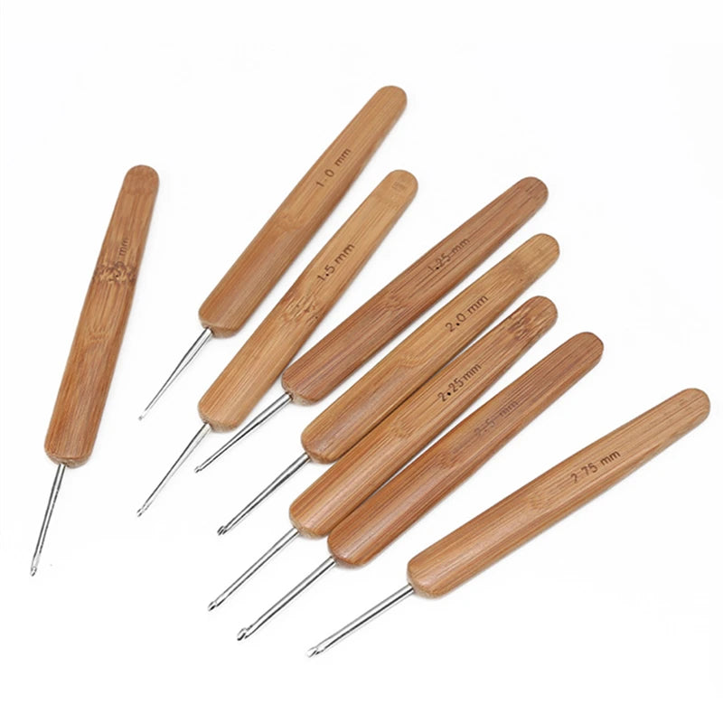 1Pc 0.5mm/0.75mm Dreadlock Crochet Hook Wood Crochet Needles Hair Dreadlocks Tool for Braid Craft