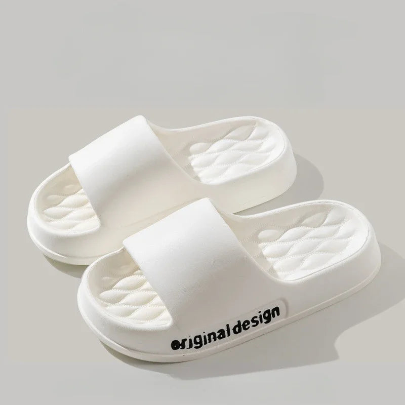 2024 New Men's Summer Slippers EVA Soft Soled Slippers Light Beach Shoes Indoor Outdoor Light Couple Slippers Designer Shoes Men