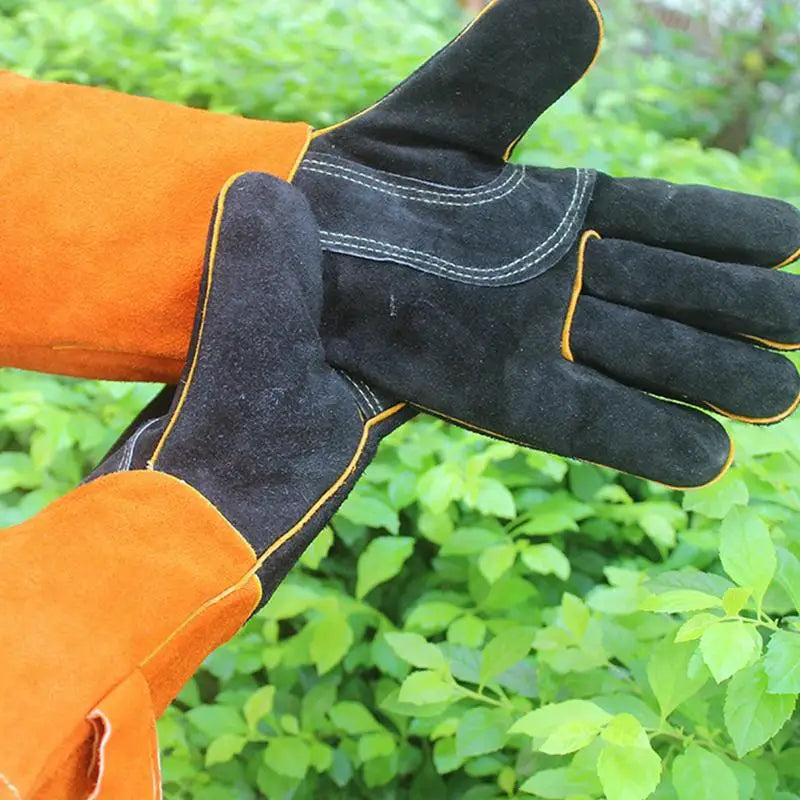 1 pair of BBQ Gloves kitchen  High Temperature Resistance Oven Mitts Fireproof Barbecue Heat Insulation Microwave Oven Gloves